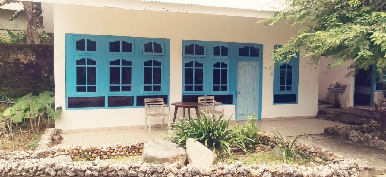 The Village Rua Beach Homestay Exteriör bild