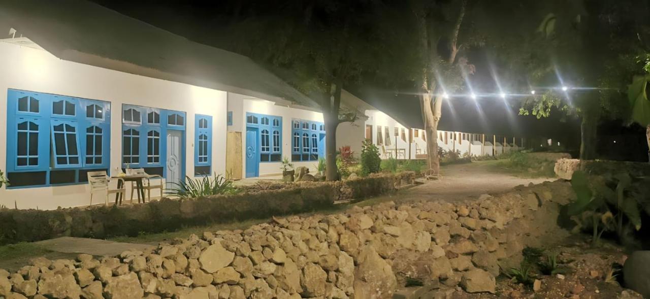 The Village Rua Beach Homestay Exteriör bild