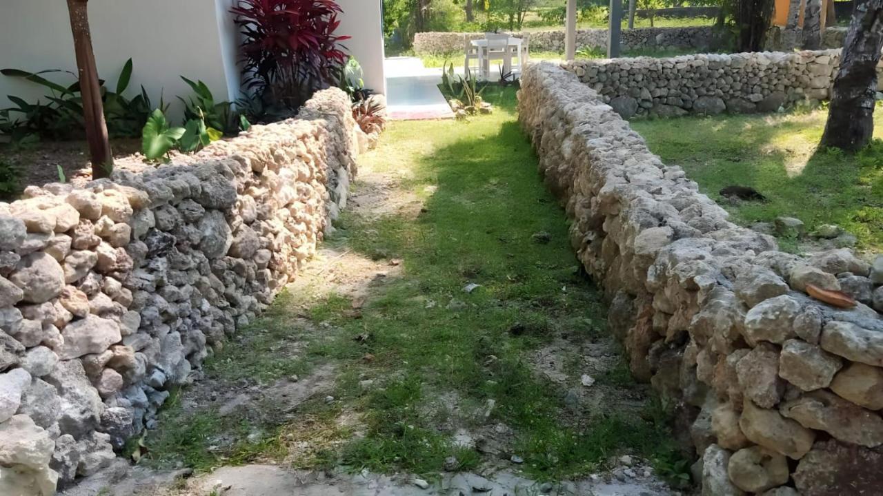 The Village Rua Beach Homestay Exteriör bild