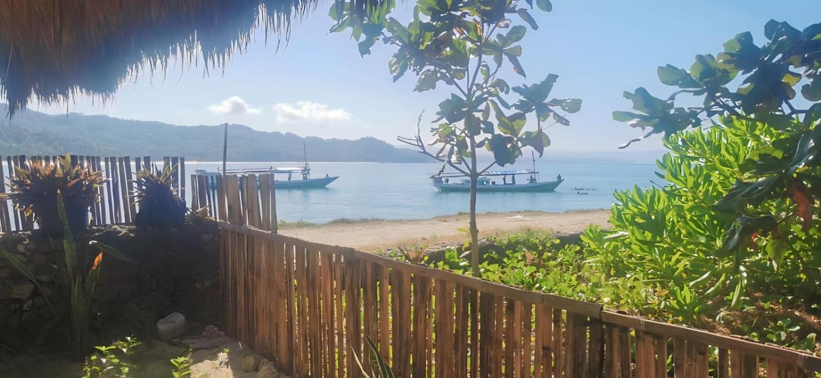 The Village Rua Beach Homestay Exteriör bild